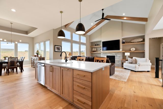 151 N Ciderbluff Ct, Wichita, KS 67052