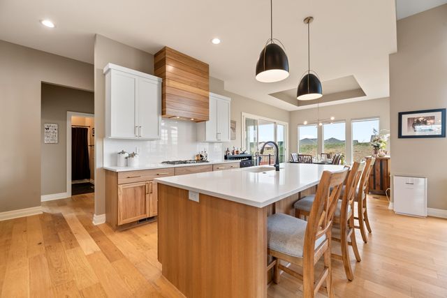 151 N Ciderbluff Ct, Wichita, KS 67052