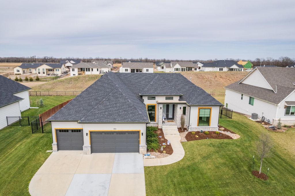 151 N Ciderbluff Ct, Wichita, KS 67052