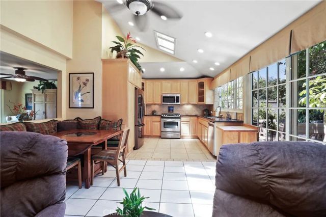 9689 Guava Avenue, Fountain Valley, CA 92708