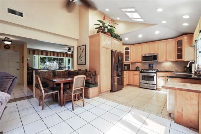 9689 Guava Avenue, Fountain Valley, CA 92708