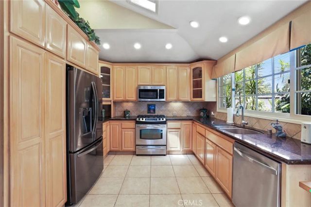 9689 Guava Avenue, Fountain Valley, CA 92708