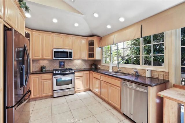 9689 Guava Avenue, Fountain Valley, CA 92708