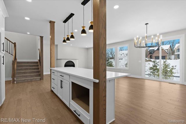 203 Mountain View Lane, Milford Village, MI 48381
