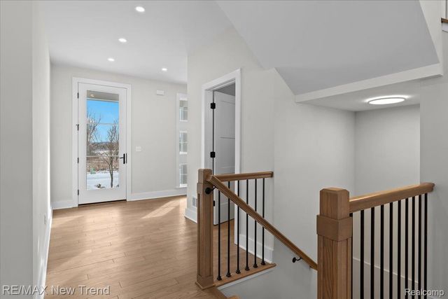 203 Mountain View Lane, Milford Village, MI 48381