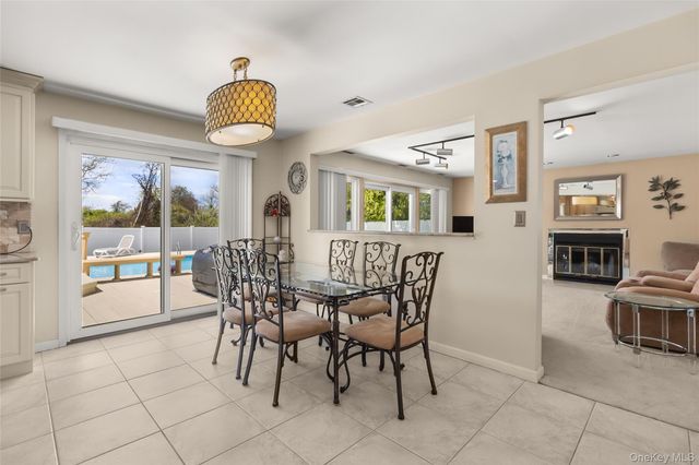 152 Pace Drive S, West Islip, NY 11795