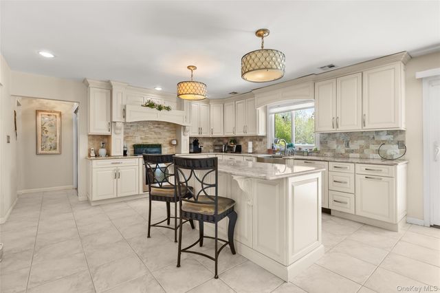 152 Pace Drive S, West Islip, NY 11795