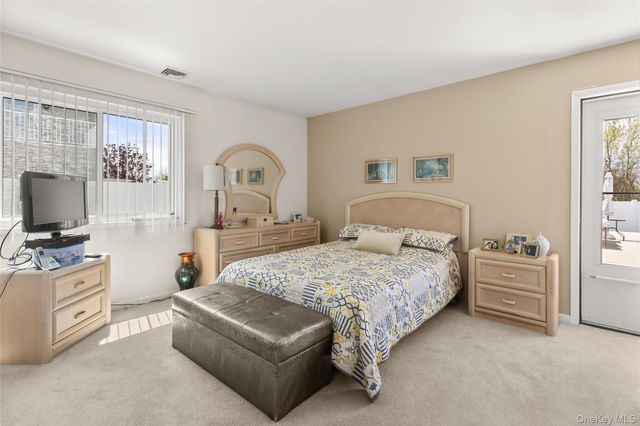 152 Pace Drive S, West Islip, NY 11795