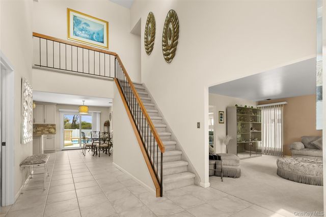 152 Pace Drive S, West Islip, NY 11795