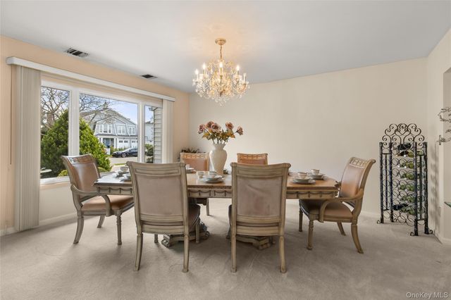 152 Pace Drive S, West Islip, NY 11795