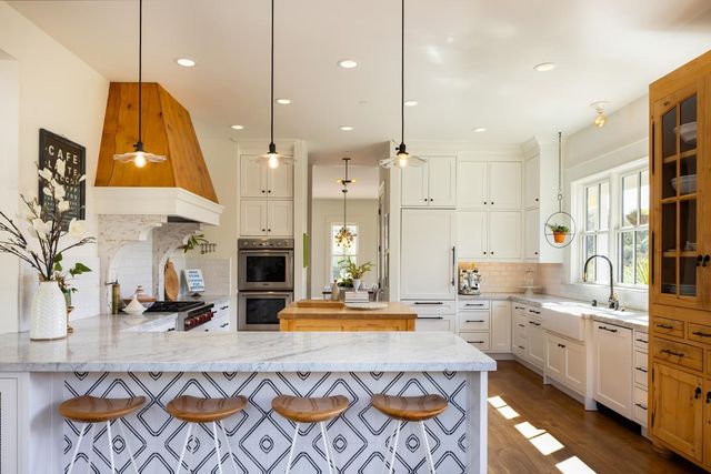 365 Race Horse Lane, Watsonville, CA 95076