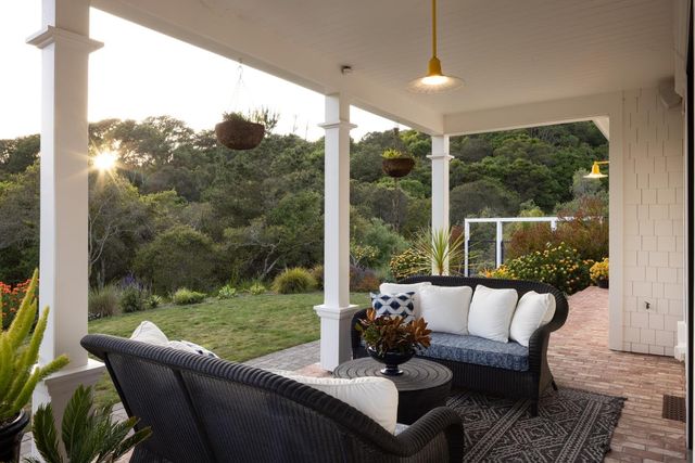 365 Race Horse Lane, Watsonville, CA 95076