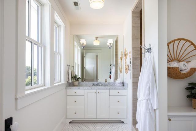 365 Race Horse Lane, Watsonville, CA 95076