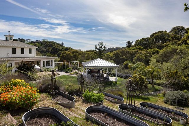 365 Race Horse Lane, Watsonville, CA 95076