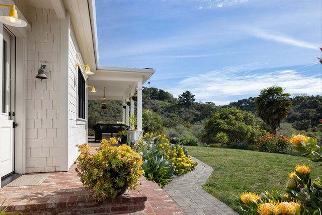 365 Race Horse Lane, Watsonville, CA 95076