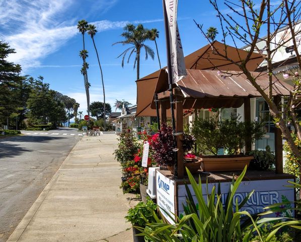 365 Race Horse Lane, Watsonville, CA 95076