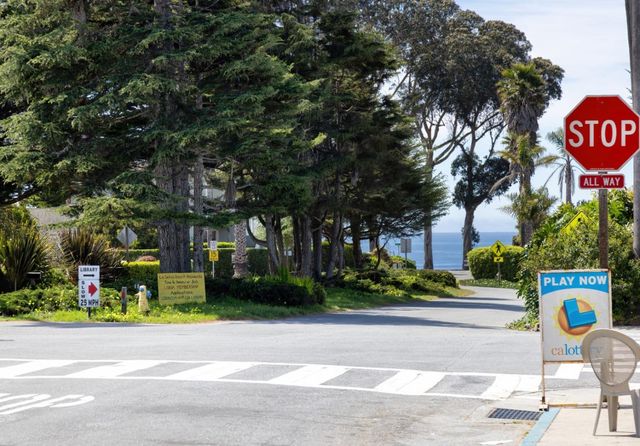 365 Race Horse Lane, Watsonville, CA 95076