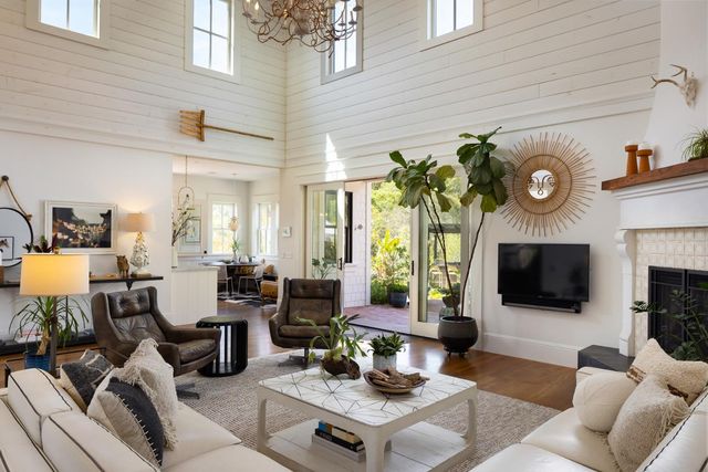 365 Race Horse Lane, Watsonville, CA 95076