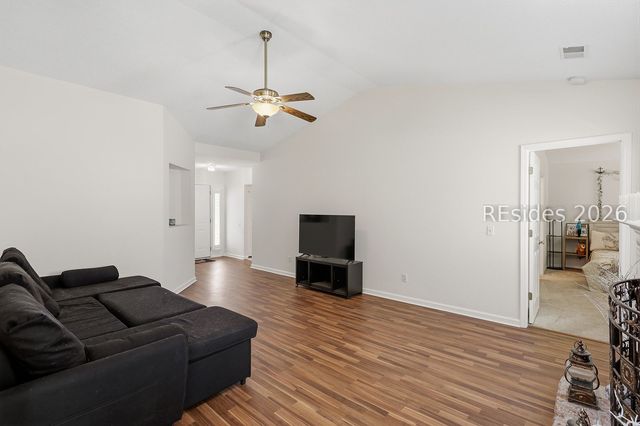 676 Farm Lake Dr, Bluffton, SC 29910