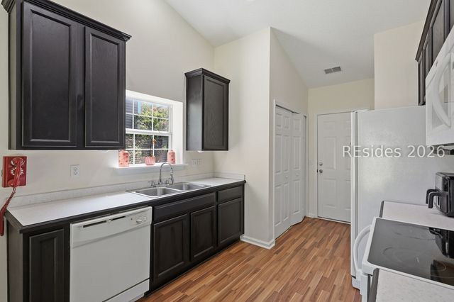 676 Farm Lake Dr, Bluffton, SC 29910