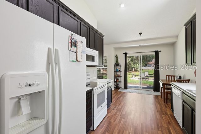 676 Farm Lake Dr, Bluffton, SC 29910