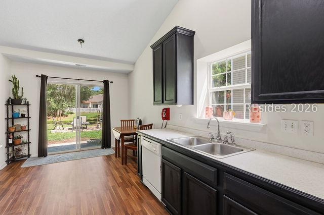 676 Farm Lake Dr, Bluffton, SC 29910