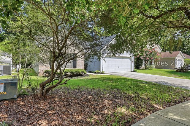 676 Farm Lake Dr, Bluffton, SC 29910