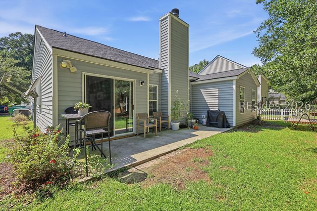 676 Farm Lake Dr, Bluffton, SC 29910