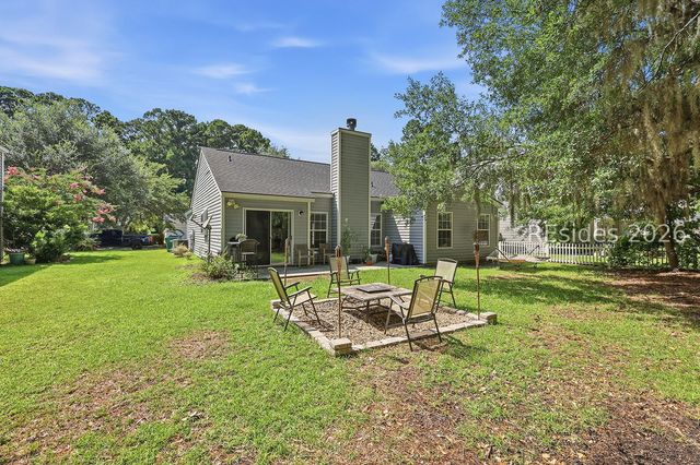 676 Farm Lake Dr, Bluffton, SC 29910