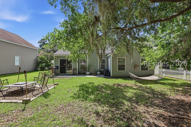 676 Farm Lake Dr, Bluffton, SC 29910