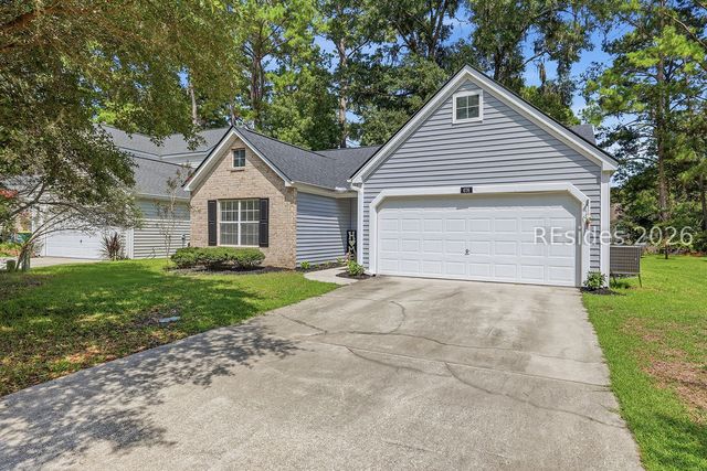 676 Farm Lake Dr, Bluffton, SC 29910