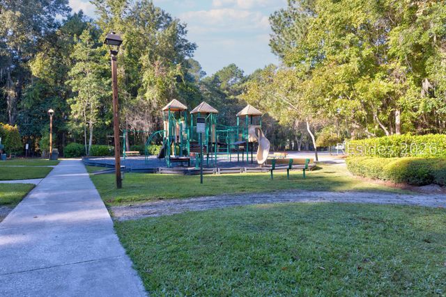 676 Farm Lake Dr, Bluffton, SC 29910