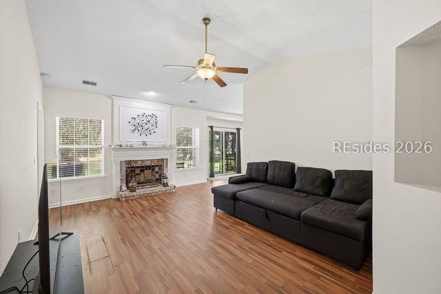 676 Farm Lake Dr, Bluffton, SC 29910