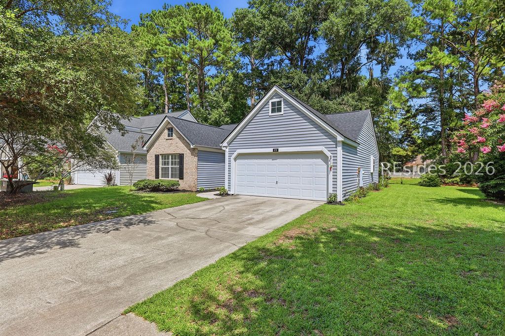 676 Farm Lake Dr, Bluffton, SC 29910