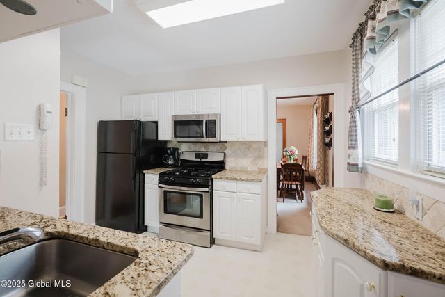 87 Hollywood Avenue, Albany, NY 12208