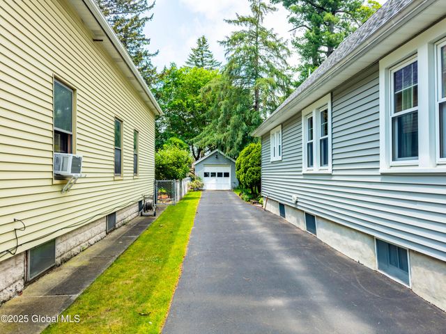 87 Hollywood Avenue, Albany, NY 12208