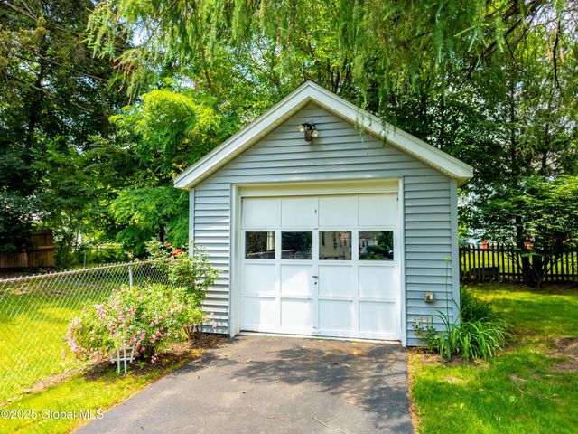 87 Hollywood Avenue, Albany, NY 12208