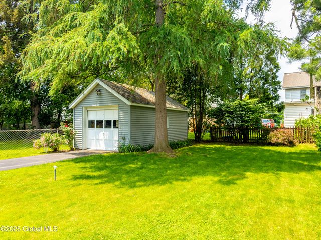 87 Hollywood Avenue, Albany, NY 12208
