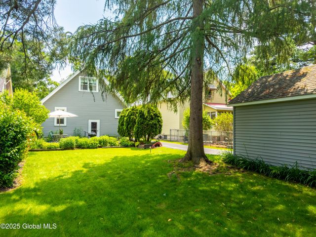 87 Hollywood Avenue, Albany, NY 12208