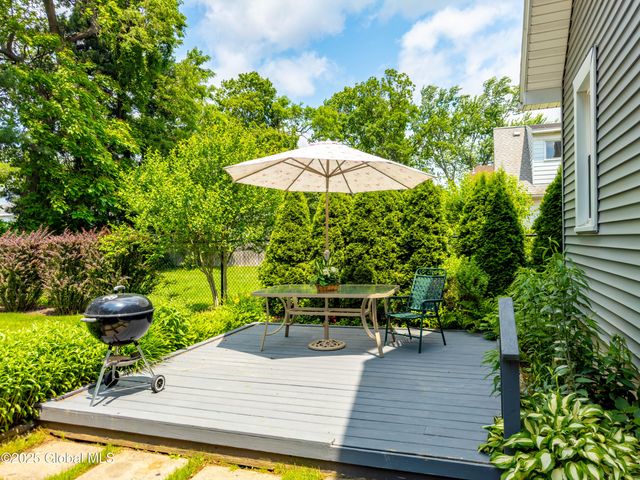 87 Hollywood Avenue, Albany, NY 12208