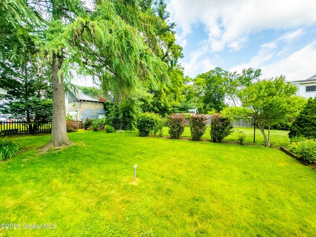 87 Hollywood Avenue, Albany, NY 12208