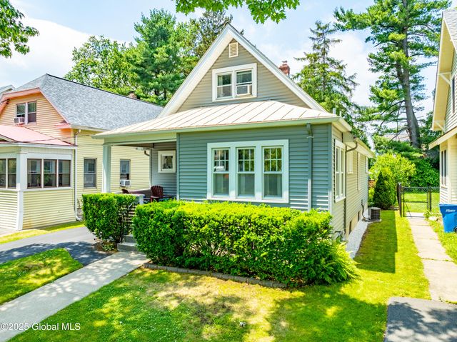 87 Hollywood Avenue, Albany, NY 12208