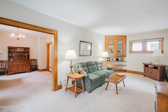 87 Hollywood Avenue, Albany, NY 12208