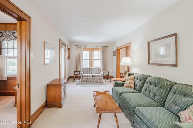 87 Hollywood Avenue, Albany, NY 12208