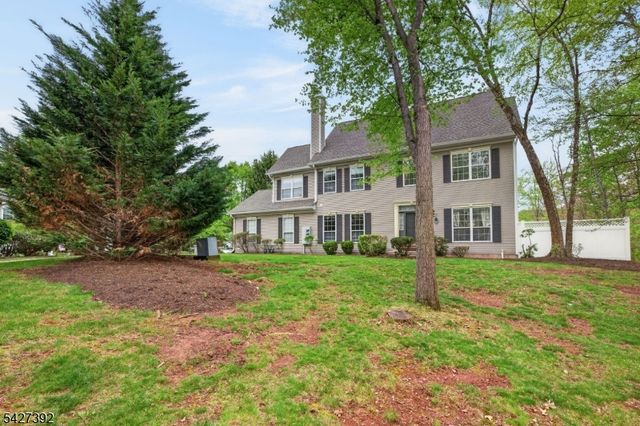 909 S Branch Dr, Readington Twp., NJ 08889