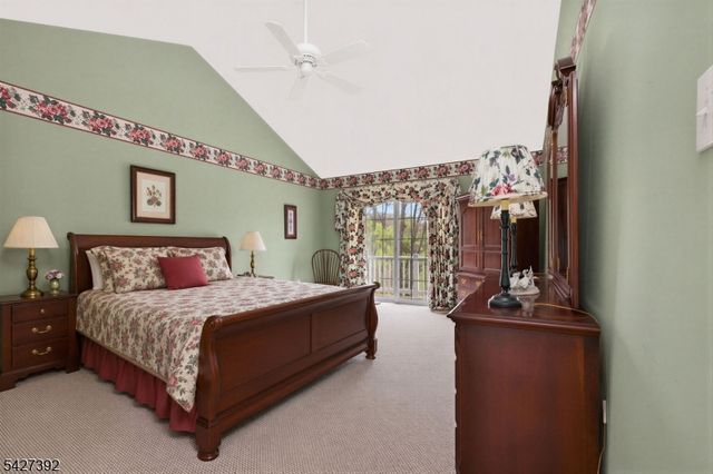 909 S Branch Dr, Readington Twp., NJ 08889