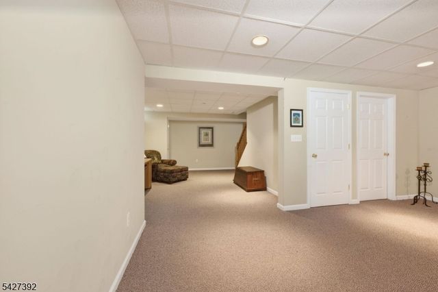 909 S Branch Dr, Readington Twp., NJ 08889