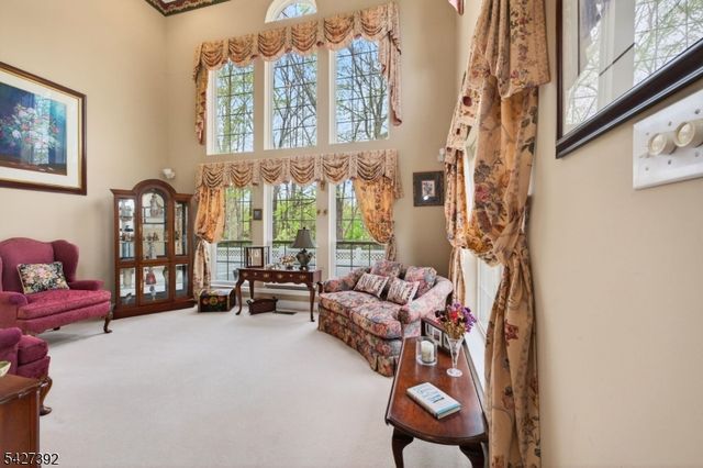 909 S Branch Dr, Readington Twp., NJ 08889