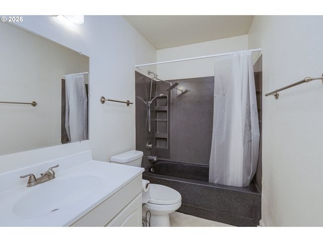 24011 Ne TREEHILL Dr, Wood Village, OR 97060