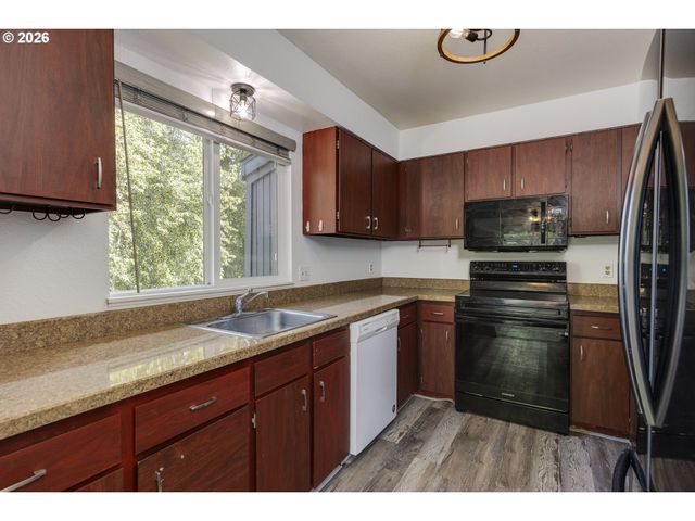 24011 Ne TREEHILL Dr, Wood Village, OR 97060